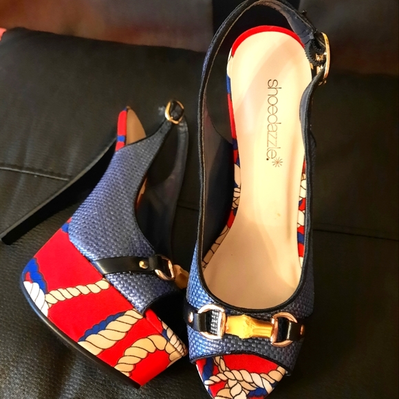 Women shoes with hills, like new, size 6.5 $ 40 - Picture 3 of 5